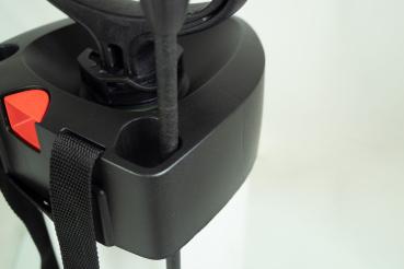 Detailansicht des Pumpgriffs und Lanzenhalters des MESTO FOAMER F4