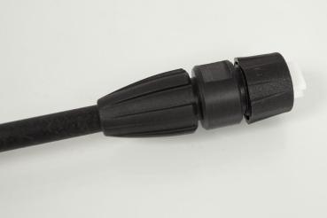 Seitliche Ansicht der montierten Flachstrahldüse am Spritzrohr des MESTO FOAMER F4