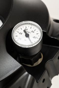MESTO SAUGFIX Sauggerät mit stabilem Handgriff und integriertem Vakuummeter zur Unterdruckanzeige