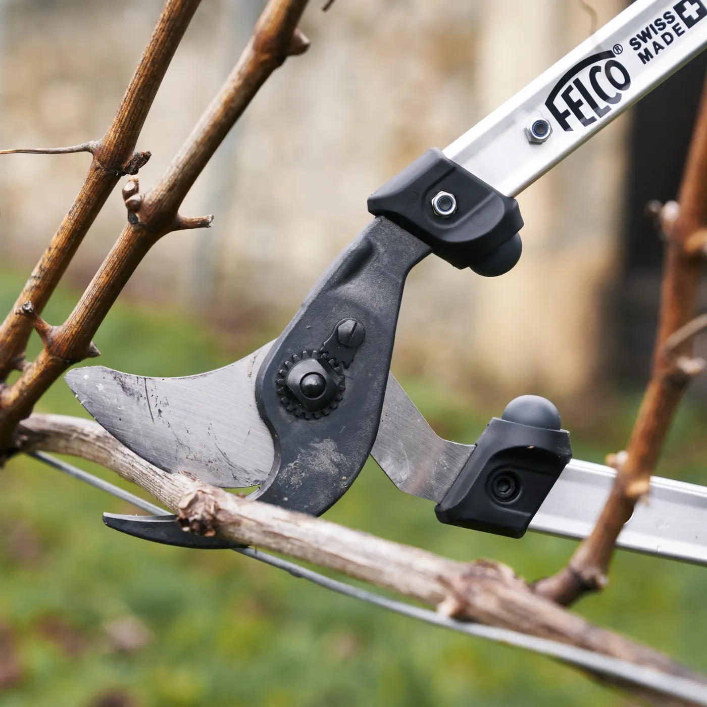 felco-211-40-astschere-schneidet-ast