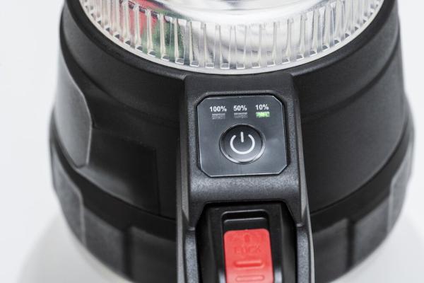 MESTO e.FOAMER F2 3122FE – Ein-/Ausschalter mit dreistufiger LED-Akkuanzeige am Gerätekopf