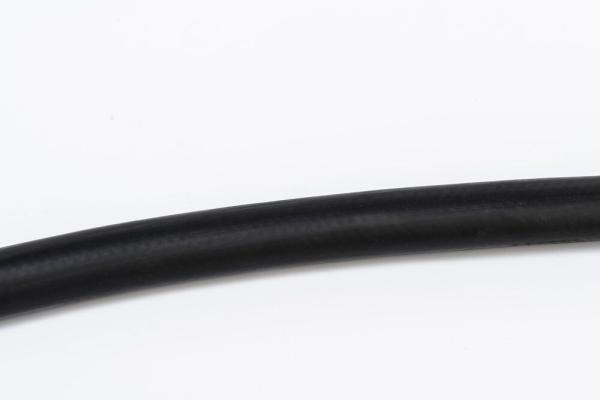 Schwarzer Spezialschlauch für MESTO Hochdrucksprühgeräte, flexibel und chemikalienbeständig.