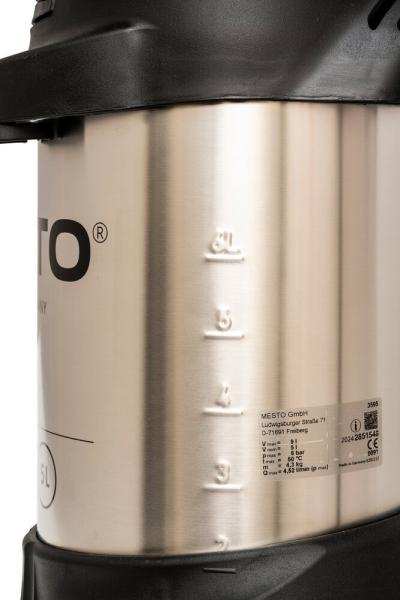 MESTO INOX 5 3595 – Edelstahlbehälter mit geprägter Füllstandsanzeige und Typenschild des Hochdrucksprühgeräts