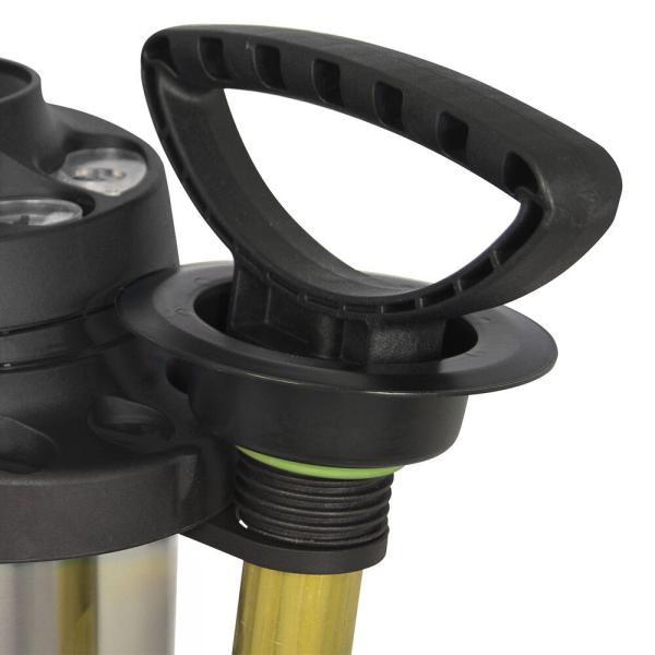 MESTO INOX 5 3595 – ergonomischer Pumpgriff mit Messingsteigrohr und Gewindeverbindung im Detail