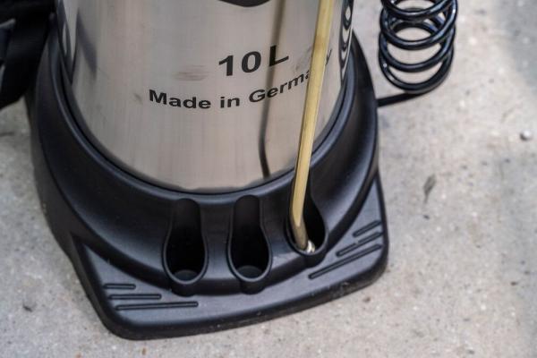 MESTO INOX 10 3615G – robuster Gerätefuß mit Halterung für Messinglanze und Spiralschlauch