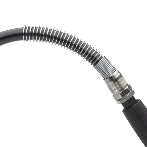 Detailansicht des robusten Knickschutzes am Spezialschlauch des MESTO INOX SUPER EXTREME F10